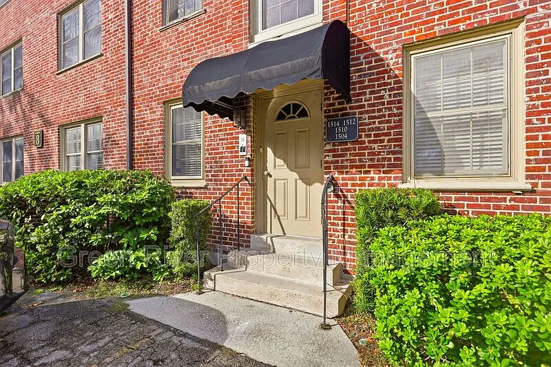 2 bed, 2.0 bath, 1292 sqft, $2,425 — Photo 3
