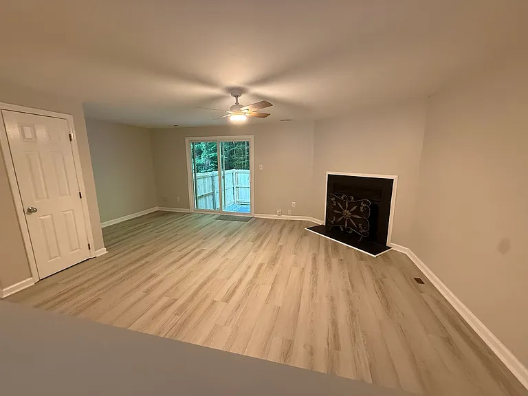 7252 Shellburne Dr — Photo 4