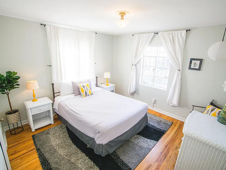 2423 Rose Ave NW — Photo 12