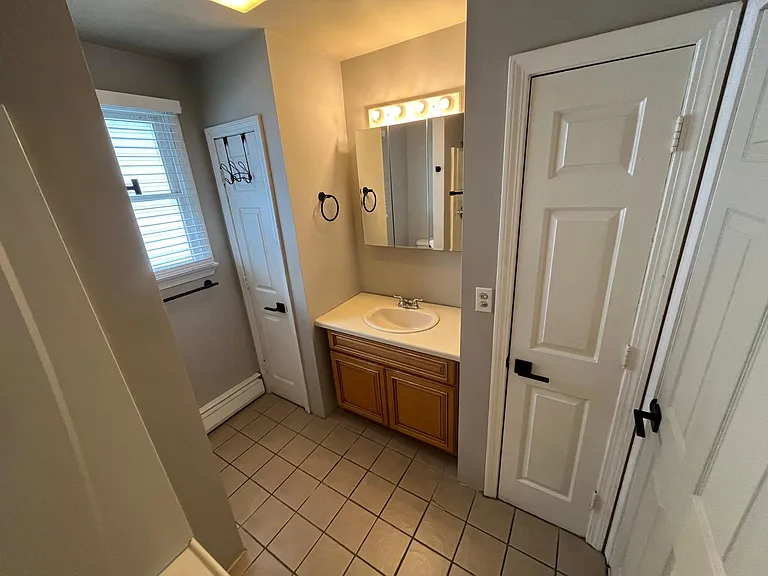 541 Admiral St #3 — Photo 7