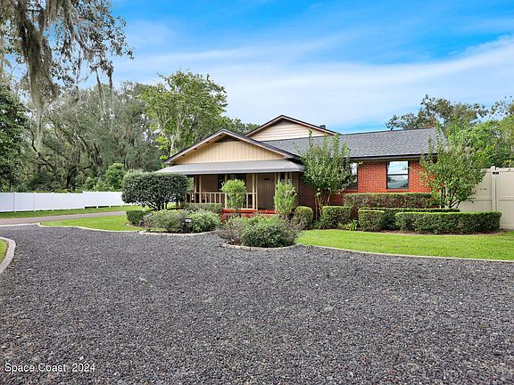 3rd image of 5479 Allamanda Dr