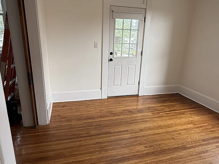 242 Hoover St — Photo 18