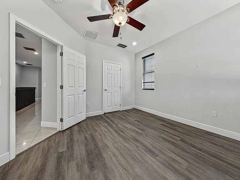 1135 NE 3rd Ave — Photo 39