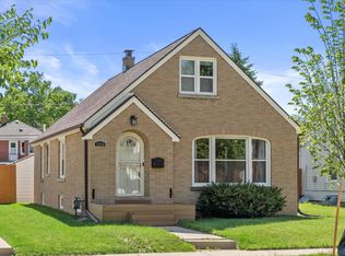 1810 S 53rd St, West Milwaukee, WI 53214