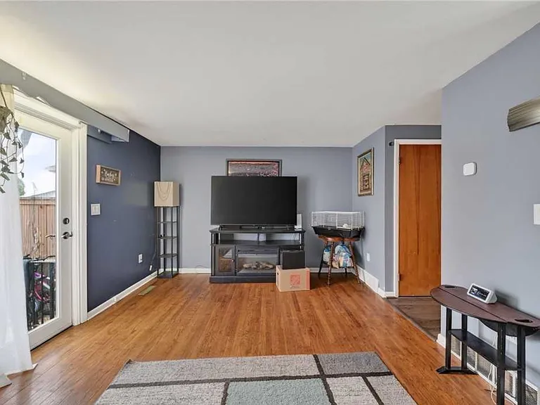 4312 Candlelight Ln — Photo 7