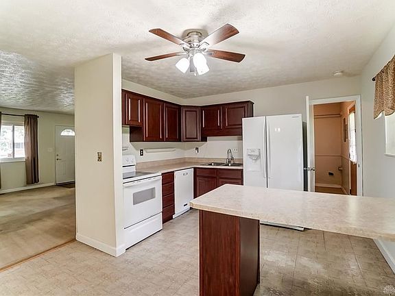 5th image of 2522 Allenby Pl