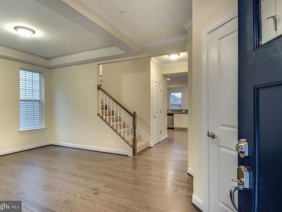 3rd image of 185 Fawn Ln