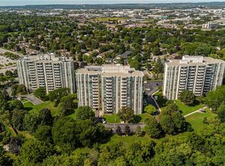5070 Pinedale Ave #601, Burlington, ON L7L5V6
