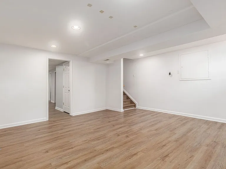 8577 Portwood Ln — Photo 31