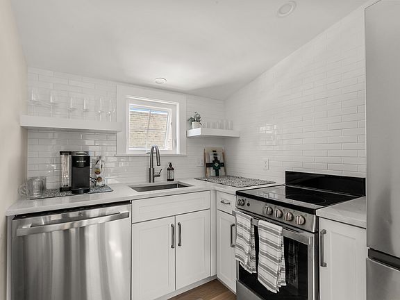 4th image of 26 Tilley Ave #B