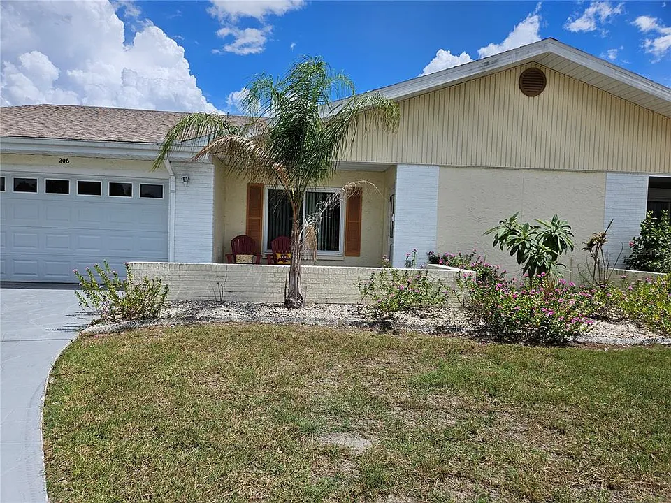 206 Sola Ln