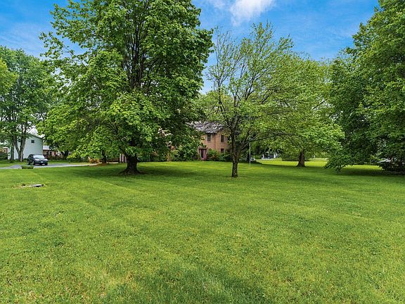 4th image of 2966 Knoll Dr