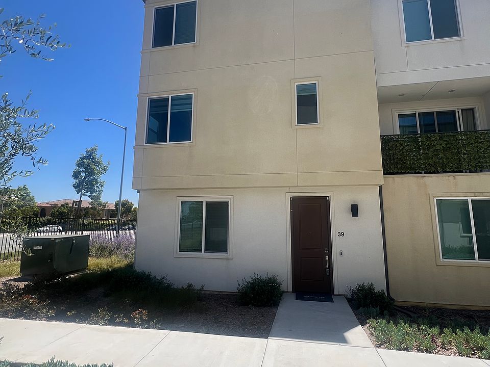 1st image of 5480 Seacliff Pl Unit 39