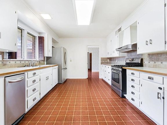 5th image of 2025 21st St