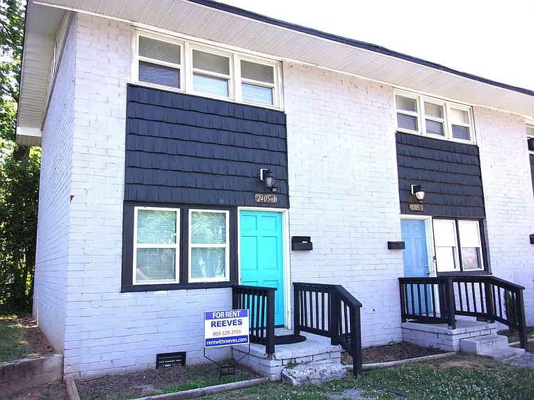2405-1 Julia Ave — Photo 3