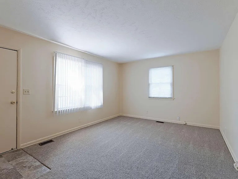 4010 Lewis Ave — Photo 10