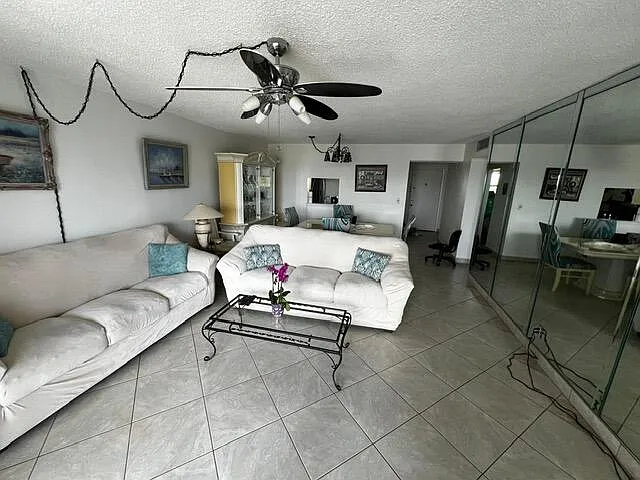 1001 NE 14th Ave #701 — Photo 18