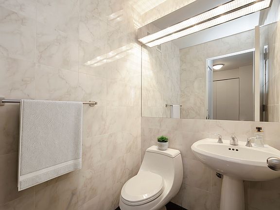 4th image of 420 E 61st St APT 19D