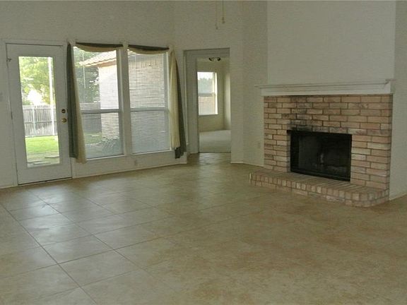 3rd image of 1533 Allen Dr