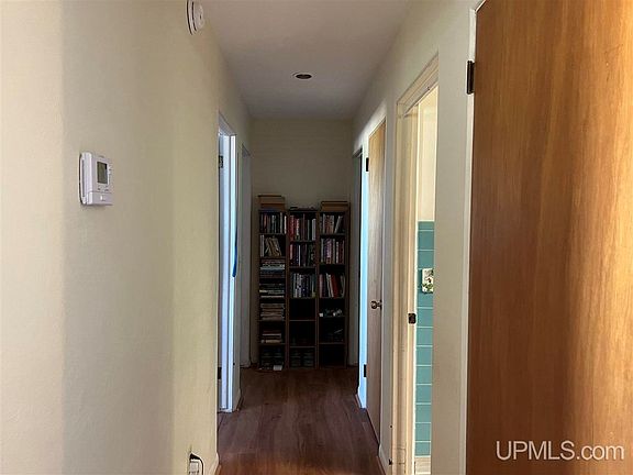 3rd image of 811 W Fair Ave