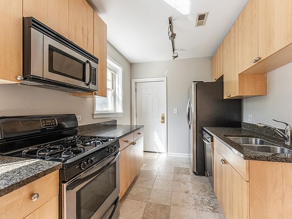 2nd image of 7316 N Honore St #208