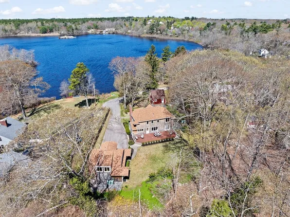 9 Lily Pond Ln, Cohasset, MA 02025