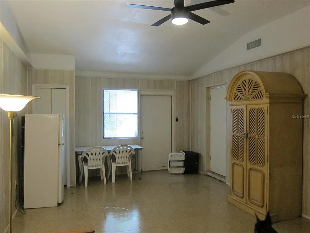 1 bed, 1.0 bath, 250 sqft, $900 — Photo 4