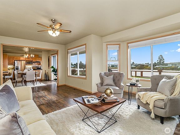 5th image of 5479 Salish Road