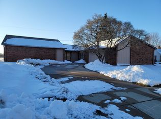 2115 11th Ave, Sterling, IL 61081