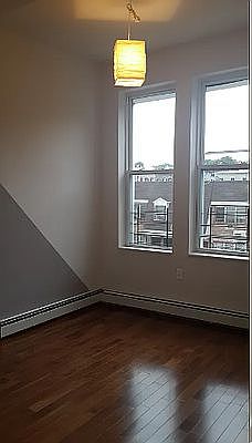 3rd image of 1285 Jefferson Ave APT 3