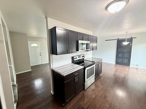 5th image of 2062 Quartz Ln