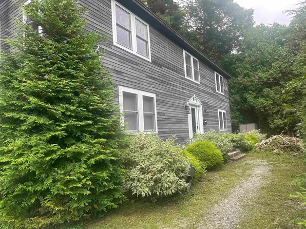 34 Pleasant Street, Proctor, VT 05765