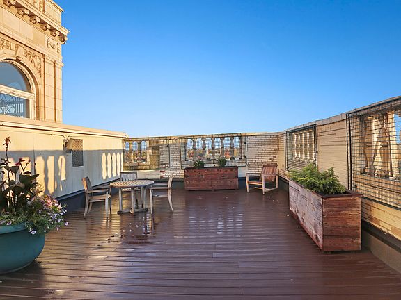 3rd image of 275 Union Blvd APT 1601