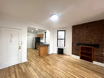 Rented by KNOCKKNOCK LLC