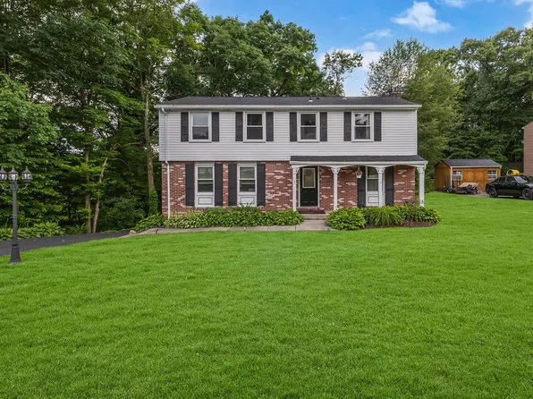 220 Maple Dr, Beaver, PA 15009