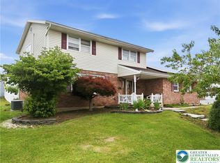 3303 Barklay Rd, Whitehall, PA 18052