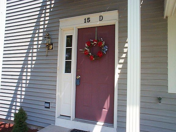 2nd image of 15 Windsor Cir Unit D