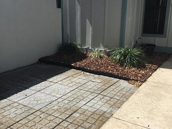 2nd image of 385 Oak Haven Dr #385
