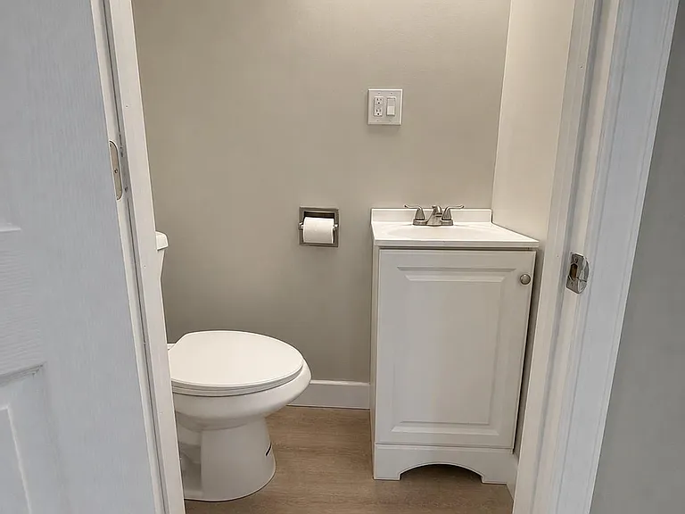 1322 S Newkirk St — Photo 10