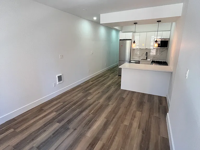 234 E 106th St #4A — Photo 5