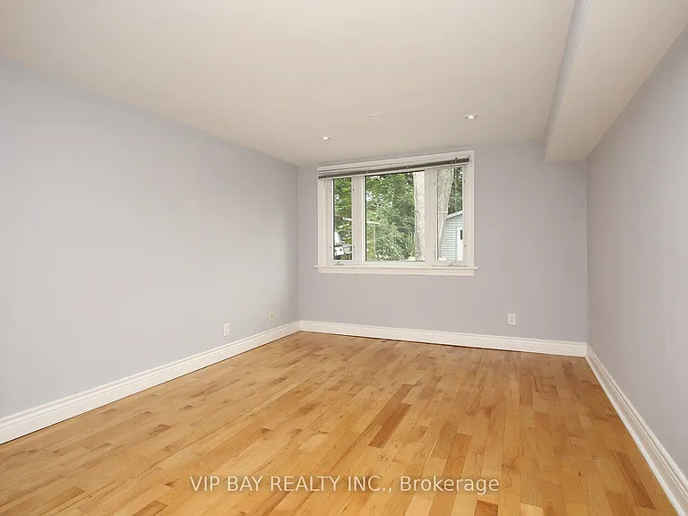 148 Betty Ann Dr — Photo 2