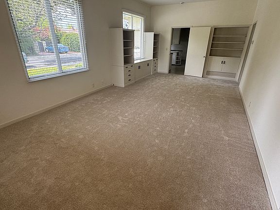 4th image of 1205 Greenwood Ave