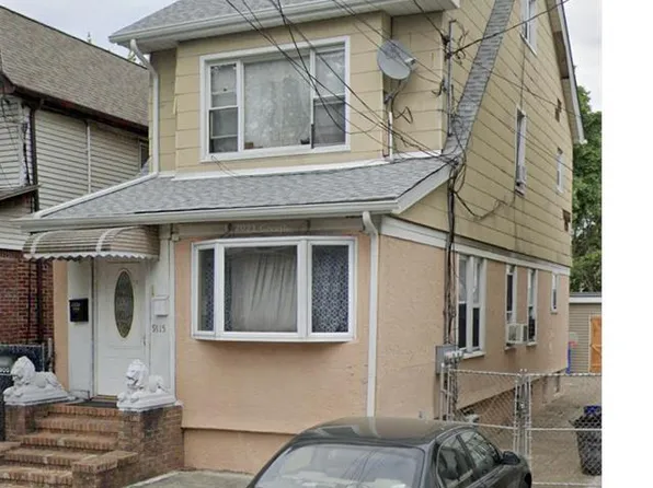 9115 82nd St Floor 2, Woodhaven, NY 11421