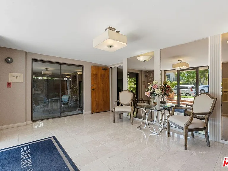 1315 Roxbury Dr #201 — Photo 29