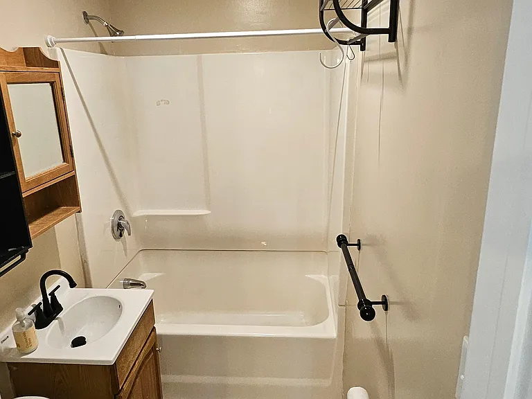 104 Rodney St #3 — Photo 9
