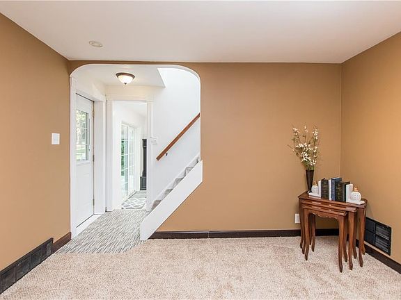 3rd image of 248 Burroughs Dr