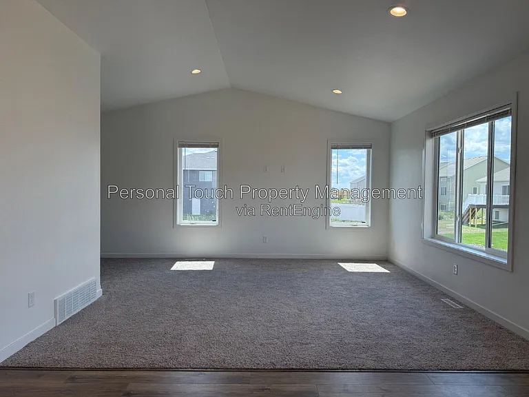 6767 32nd St S — Photo 7