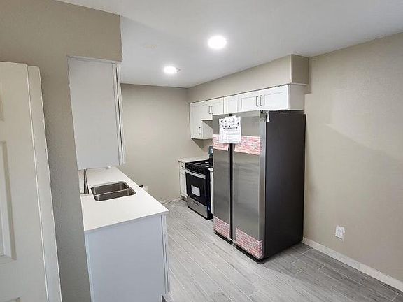 4th image of 10827 Cardigan Dr