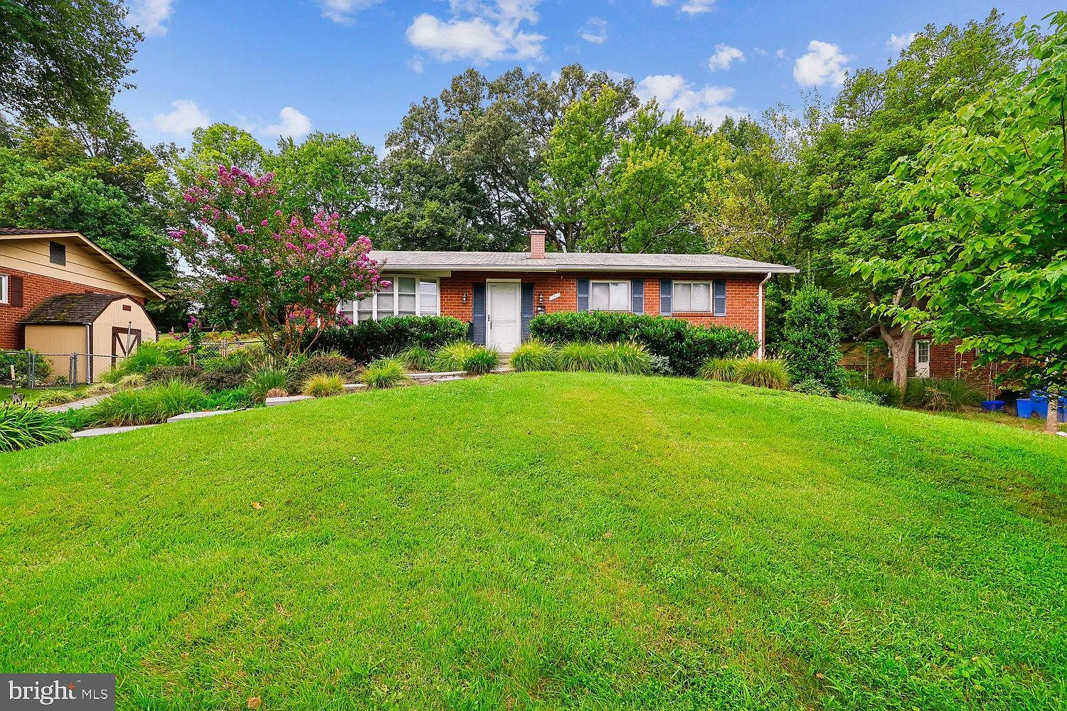 3 bed, 3.5 bath, 2205 sqft, $3,200 — Photo 1