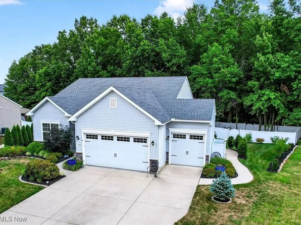 37565 W Fenwick Dr, North Ridgeville, OH 44039